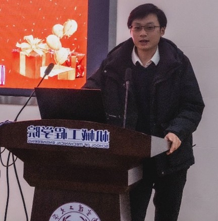 李大伟