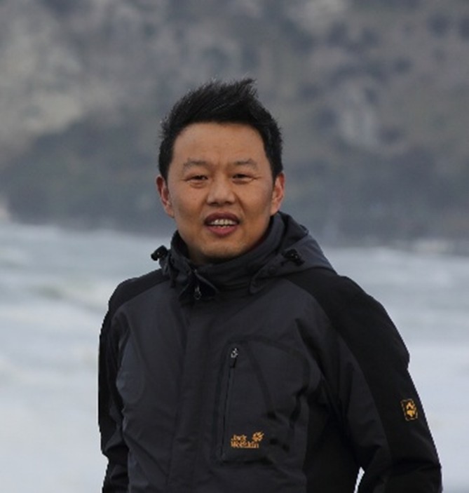 何卫平